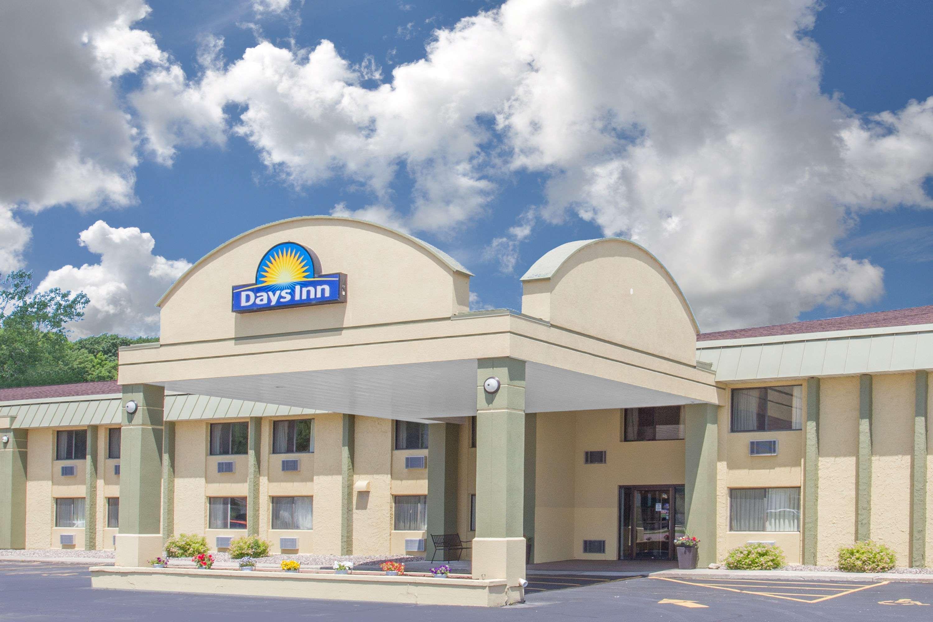 Days Inn By Wyndham Portage Exterior photo