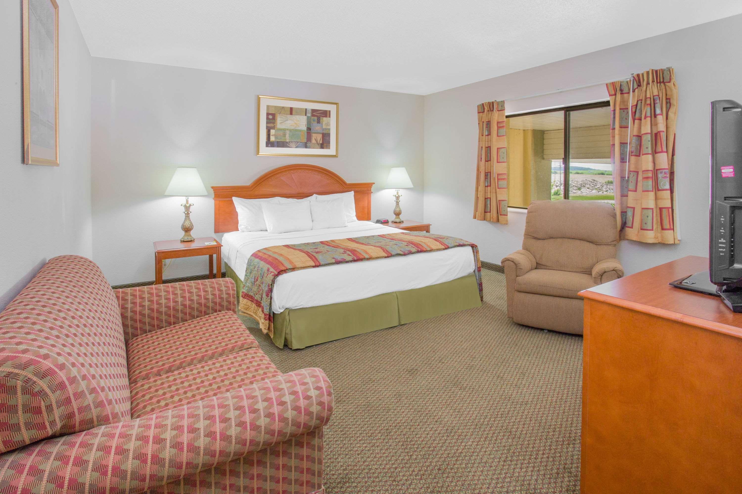 Days Inn By Wyndham Portage Exterior photo