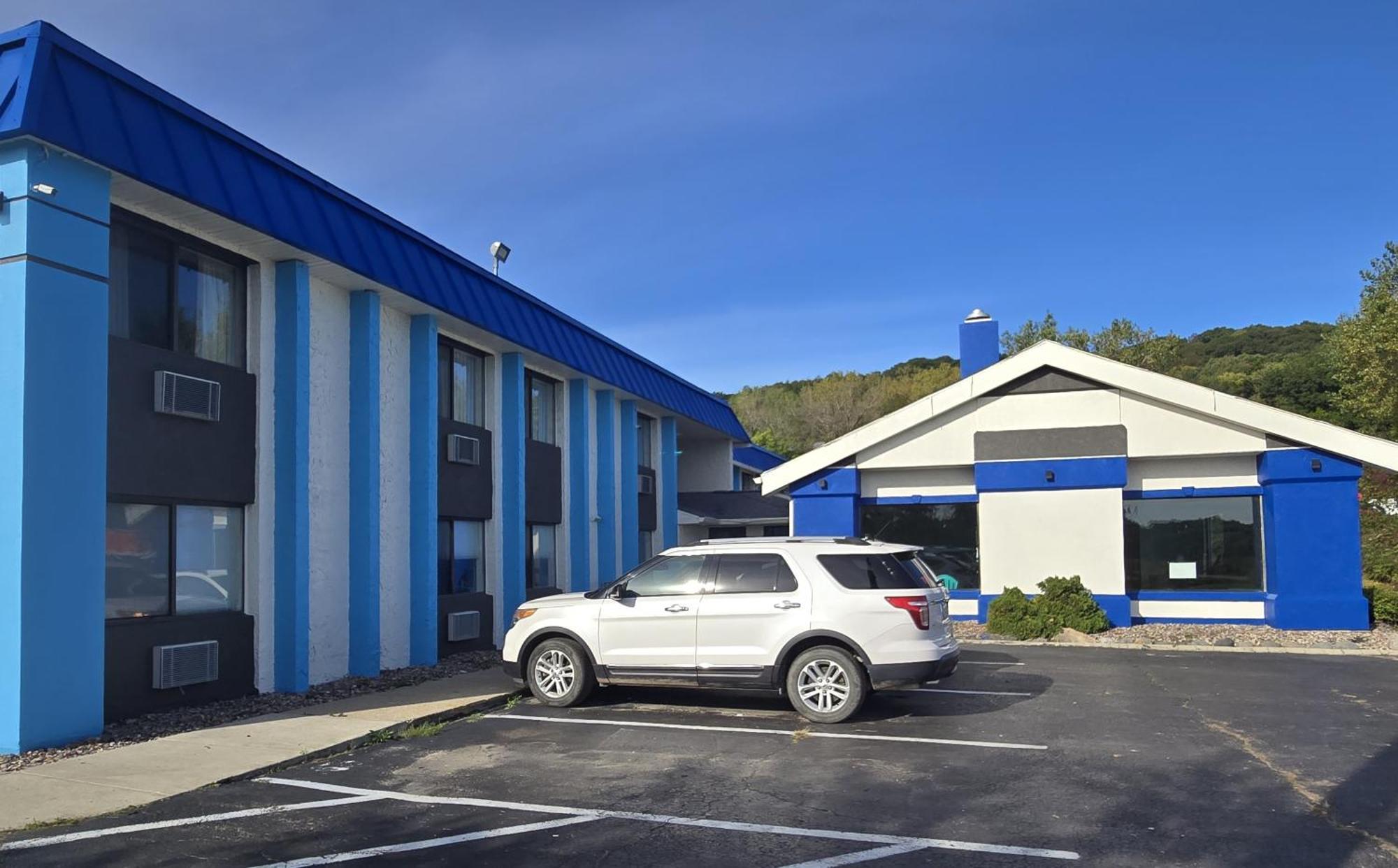 Days Inn By Wyndham Portage Exterior photo