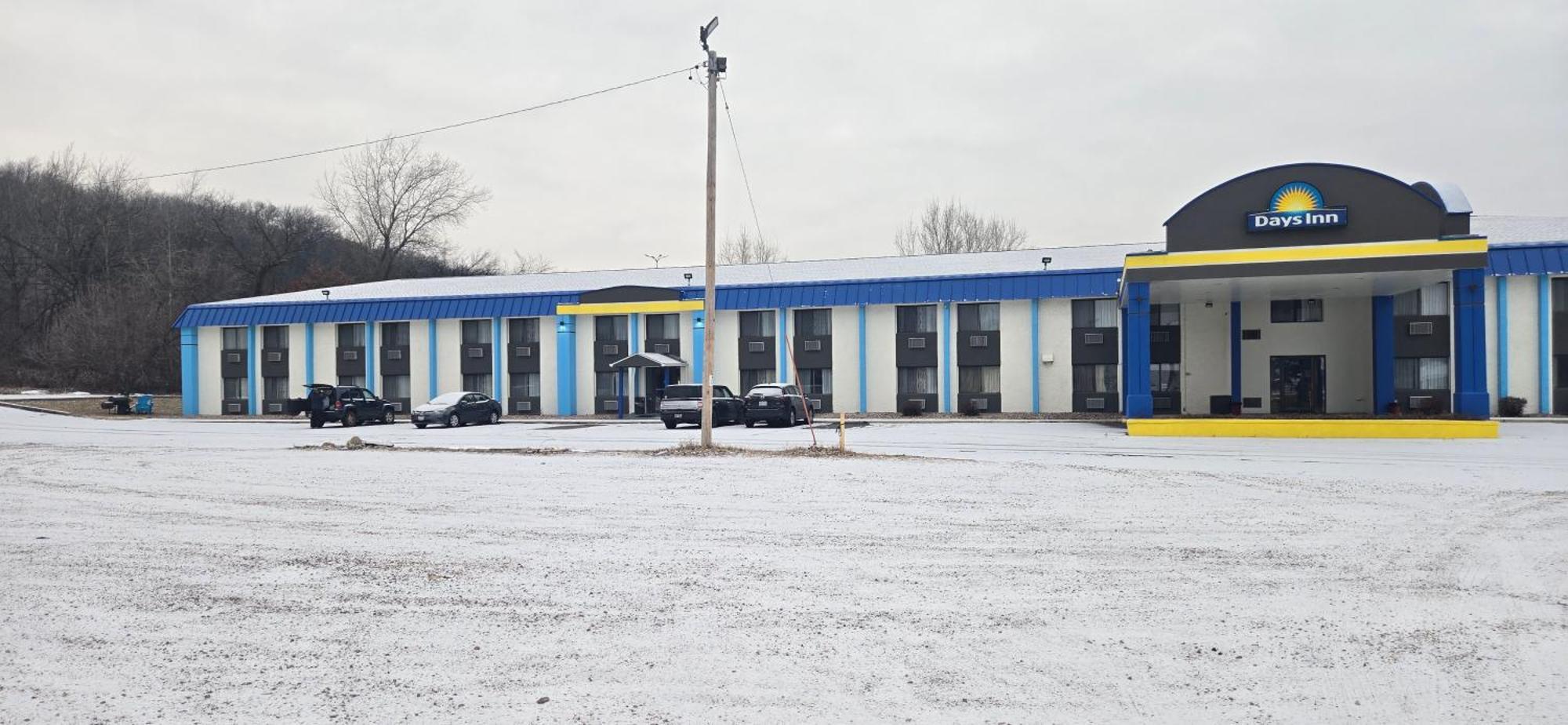 Days Inn By Wyndham Portage Exterior photo