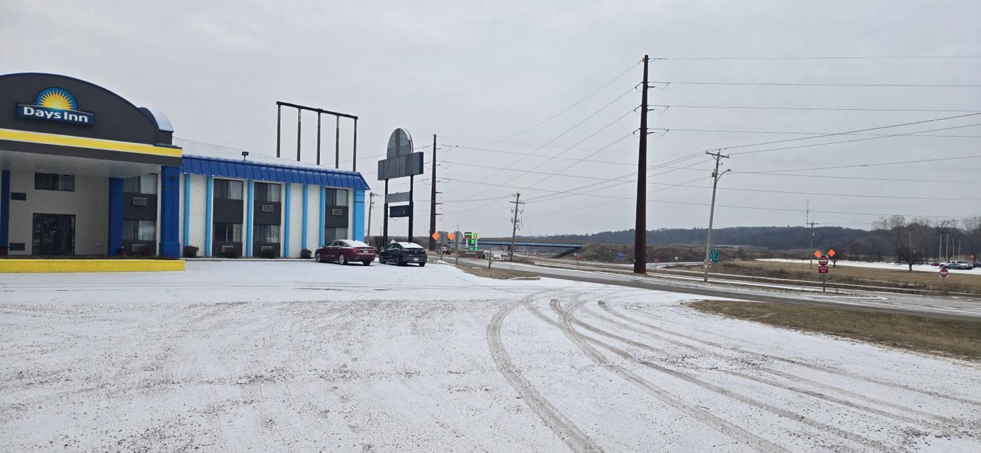 Days Inn By Wyndham Portage Exterior photo